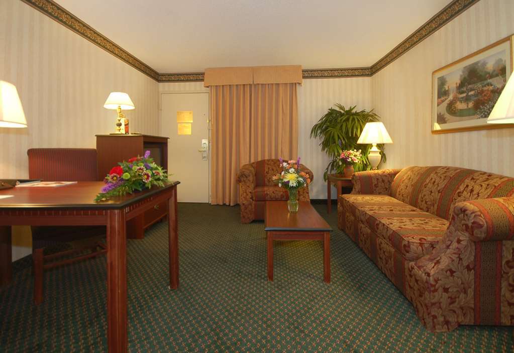 فندق إمباسي سويتس باي هيلتون، سينسيناتي نورث إيست بلو آش الغرفة الصورة
